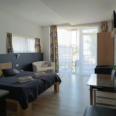 Ujhely Apartmanhaz Siofok Exterior photo