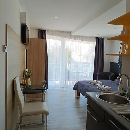 Ujhely Apartmanhaz Siofok Exterior photo