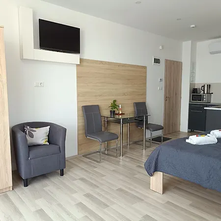 Ujhely Apartmanhaz Siofok Exterior photo