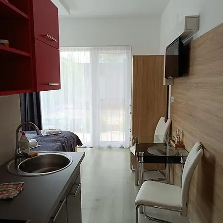 Ujhely Apartmanhaz Siofok Exterior photo