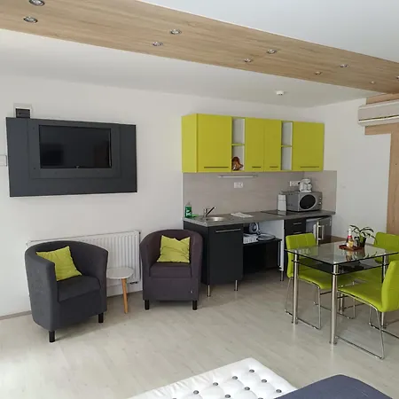 Ujhely Apartmanhaz Siofok Exterior photo