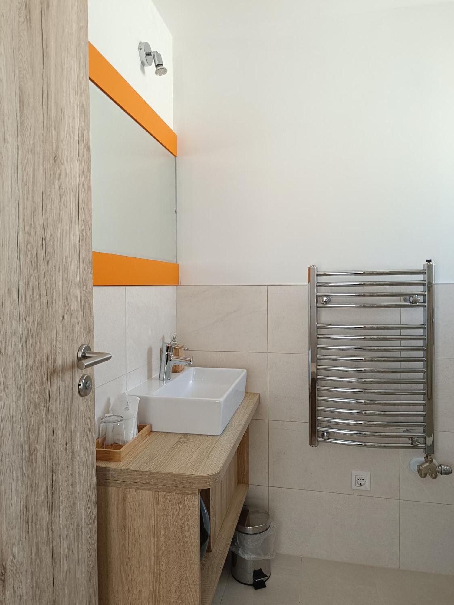 Ujhely Apartmanhaz *
