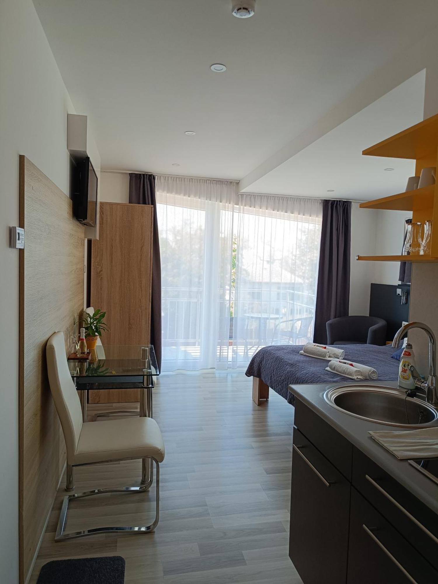 Apartment Ujhely Apartmanhaz