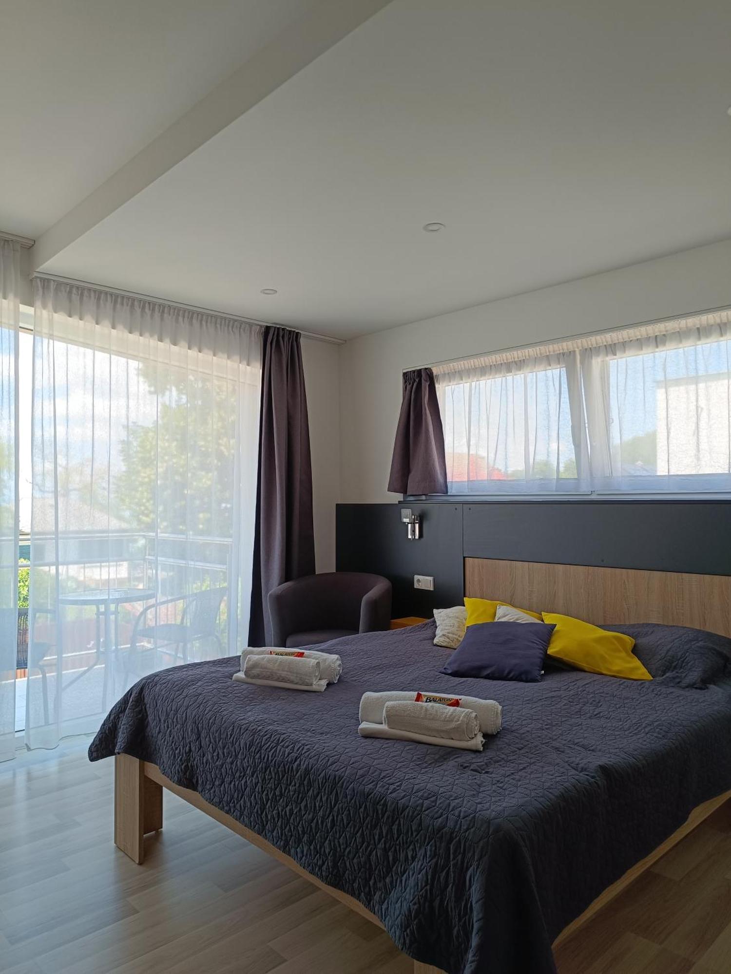 Apartment Ujhely Apartmanhaz
