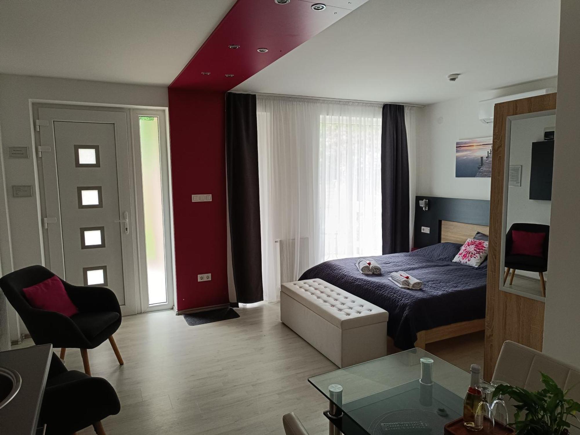 Ujhely Apartmanhaz Apartment