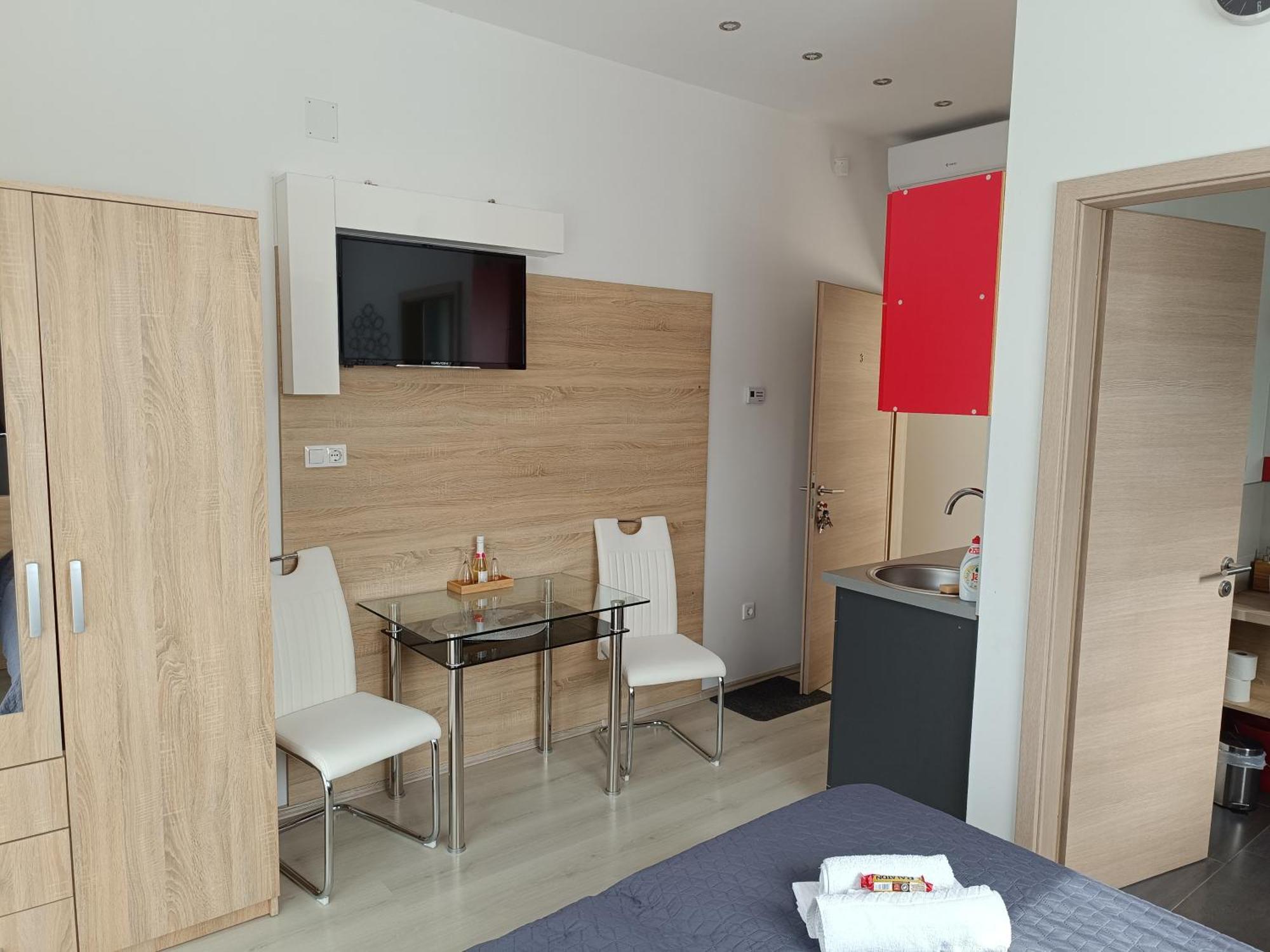 Apartment Ujhely Apartmanhaz