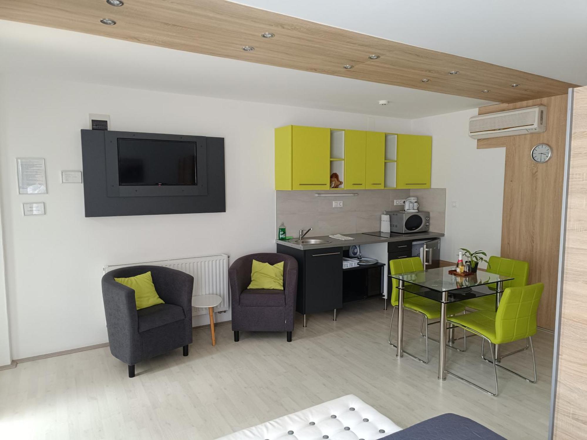 Apartment Ujhely Apartmanhaz