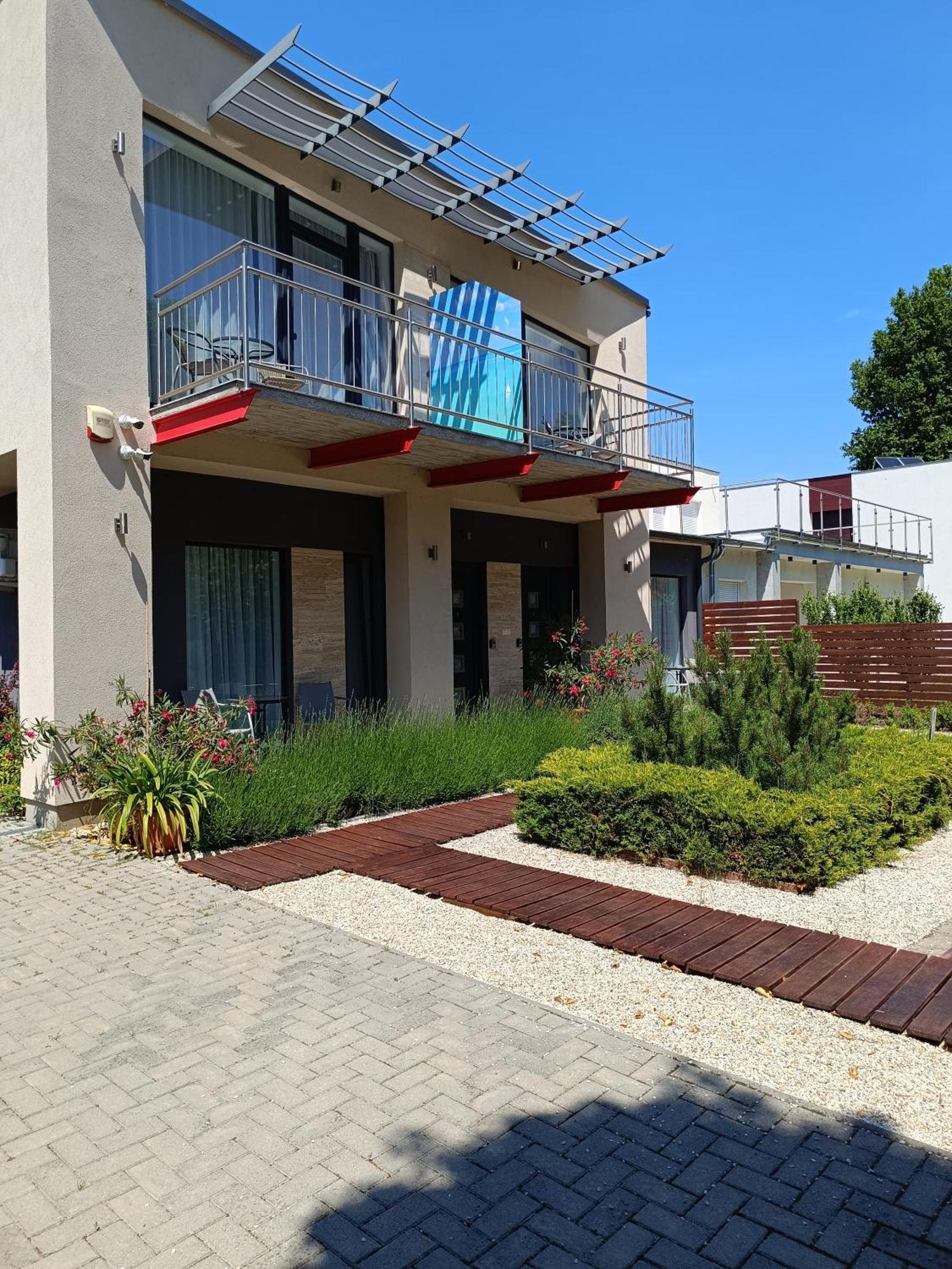 Ujhely Apartmanhaz Apartment Siofok
