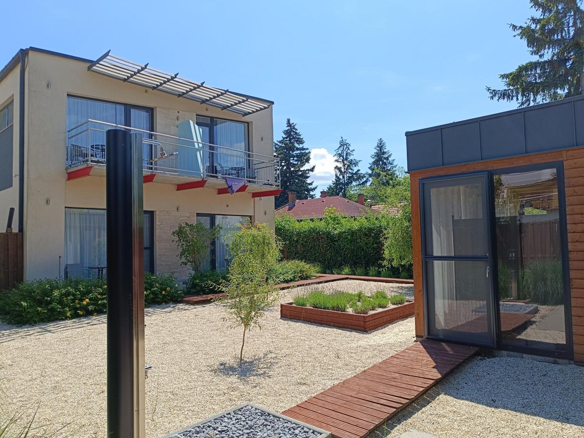 Ujhely Apartmanhaz Siofok